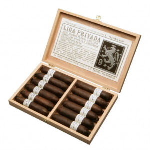 LIGA PRIVADA NO.9 FLYING PIG 3 15/16x60 12CT. BOX